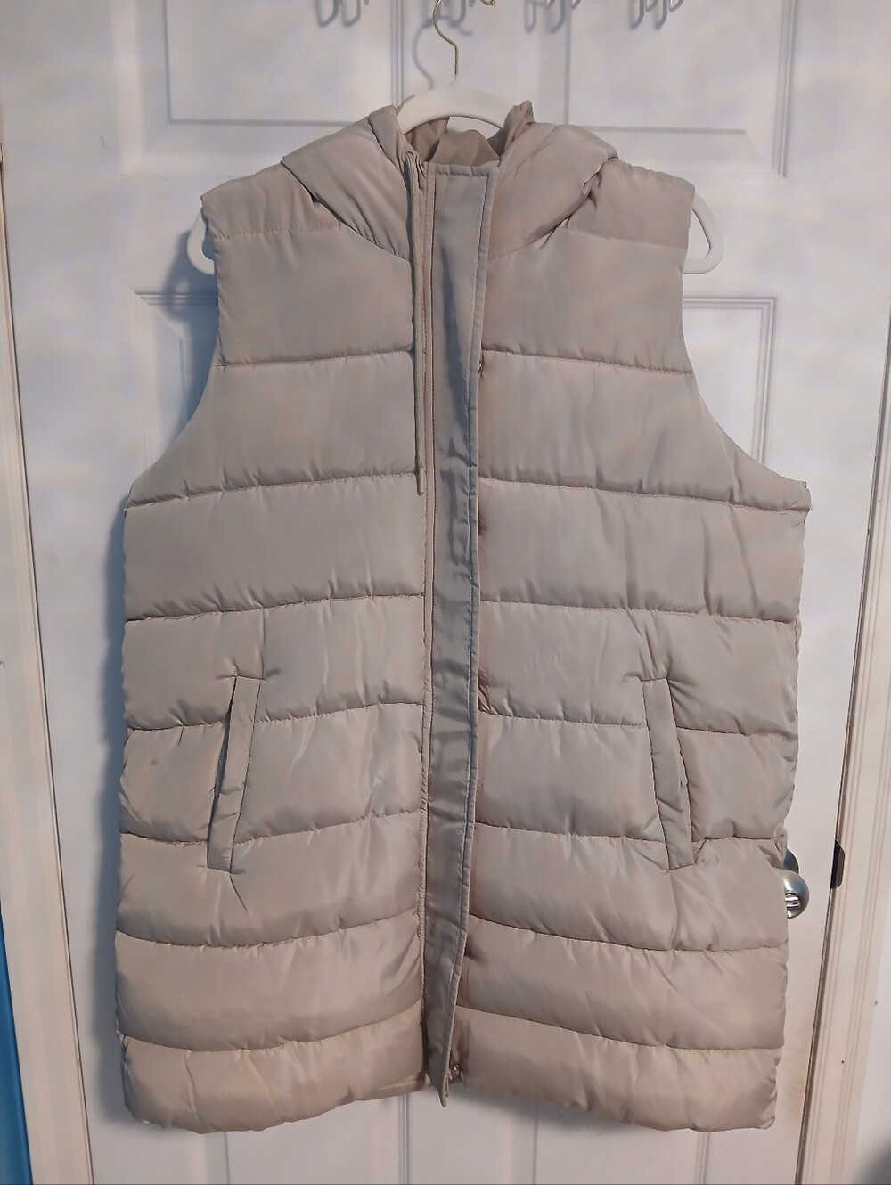 Womens Lightweight Hooded Vest - Cream